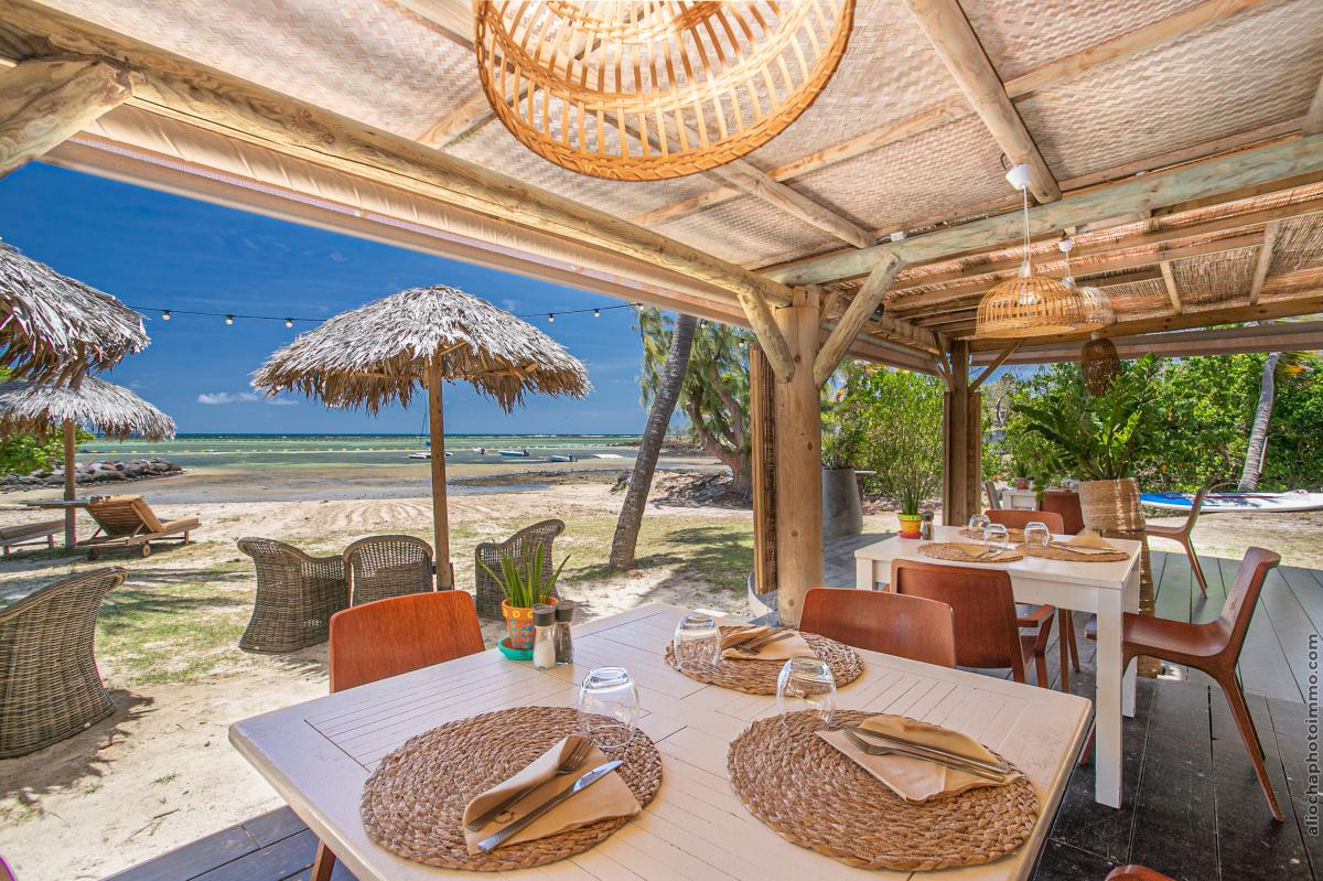 lilis bar restaurant